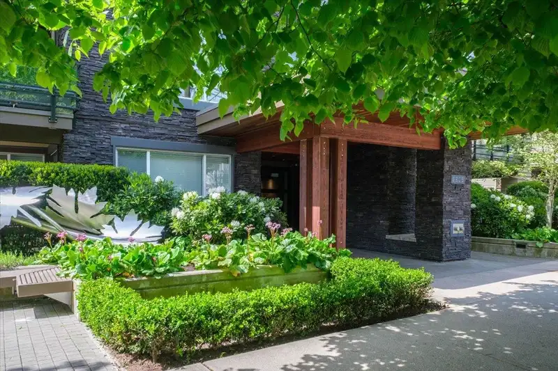 118 3205 MOUNTAIN HIGHWAY - photo 1 of 27