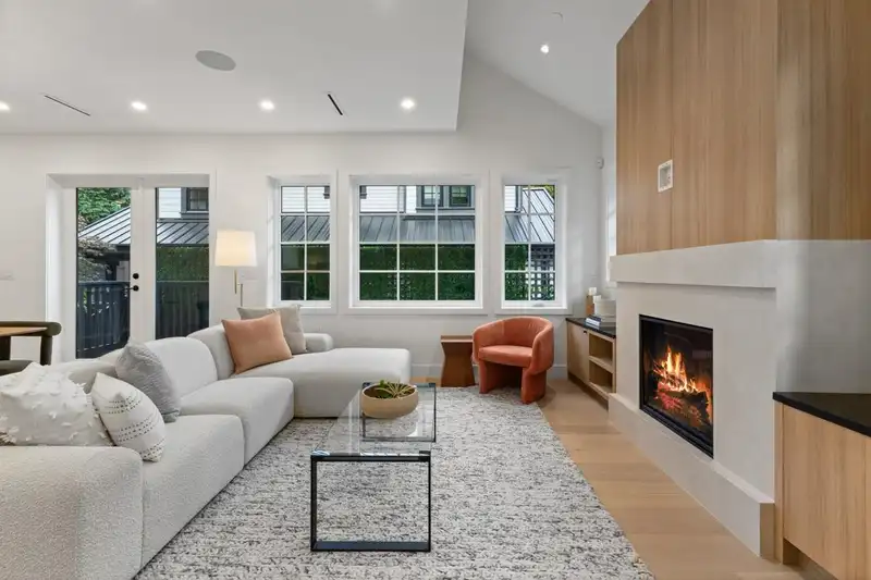 231 W 15TH AVENUE - photo 3 of 25