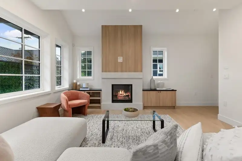 231 W 15TH AVENUE - photo 4 of 25