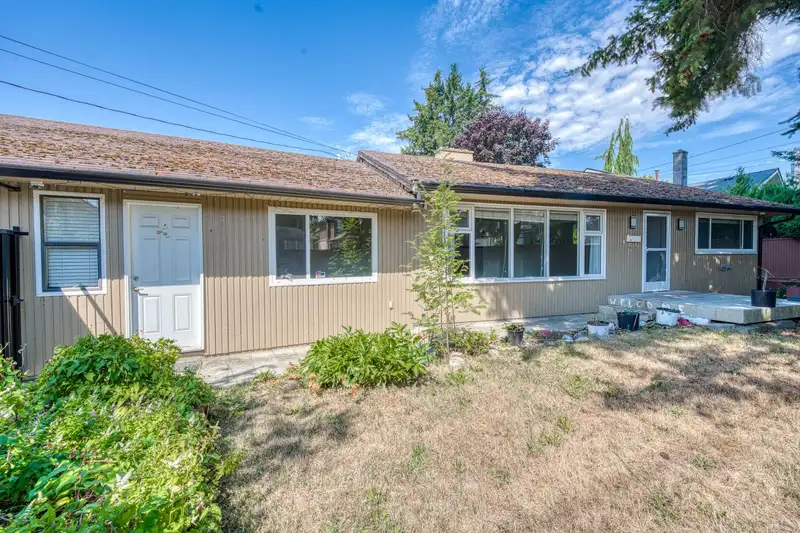 7863 119A STREET - photo 4 of 30