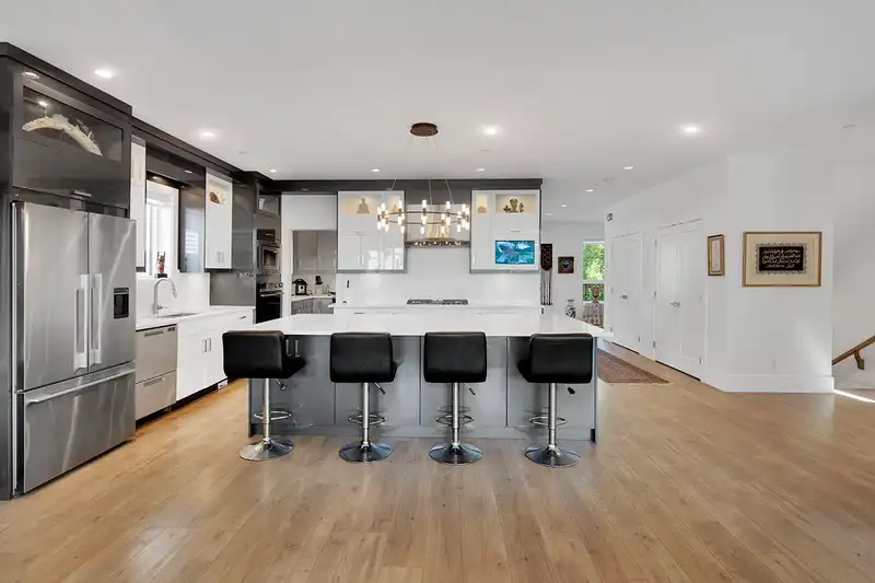23072 CLIFF AVENUE - photo 4 of 36