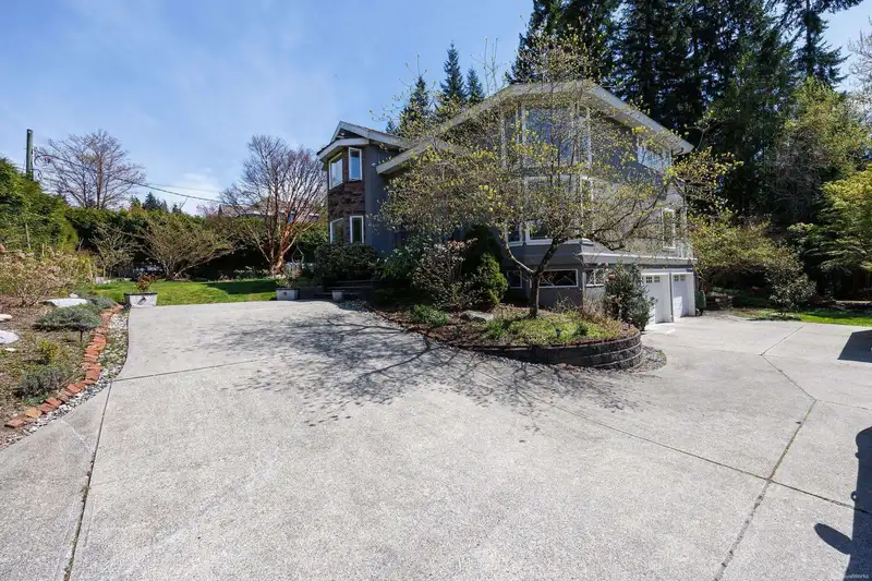 26310 127 AVENUE - photo 2 of 40