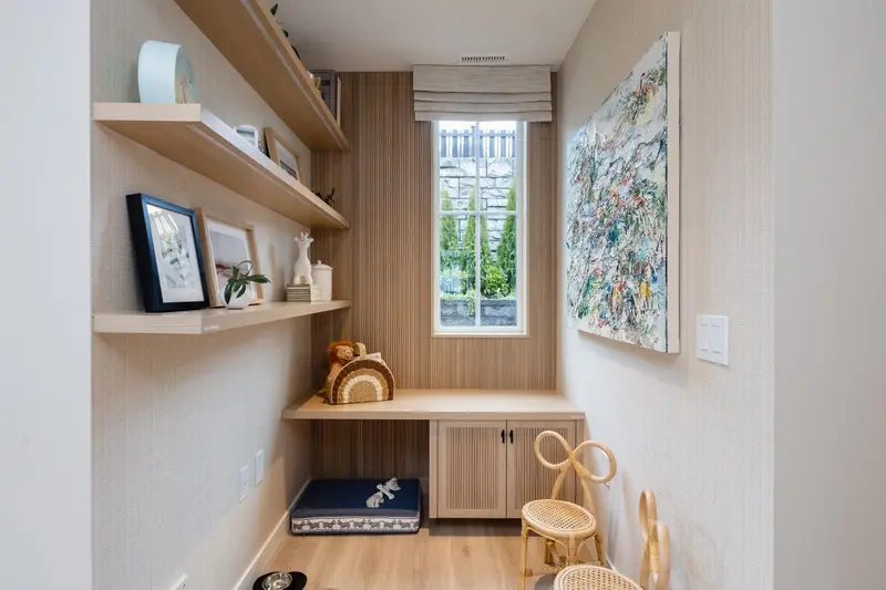 165 3637 SHEFFIELD AVENUE - photo 2 of 10