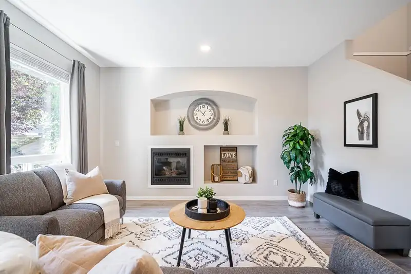 8 7067 189 STREET - photo 4 of 39