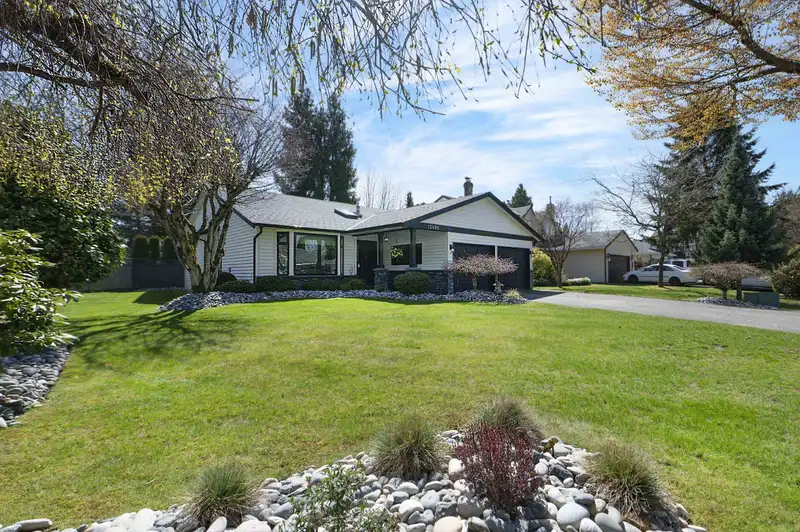 15496 93 AVENUE - photo 1 of 40