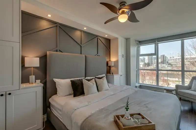 406 125 MILROSS AVENUE - photo 3 of 40