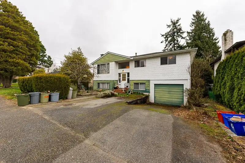 1368 STEVENS STREET - photo 2 of 37