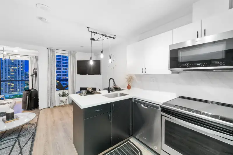 1606 939 HOMER STREET - photo 3 of 32