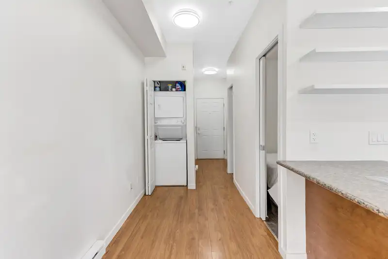 321 13277 108 AVENUE - photo 3 of 23