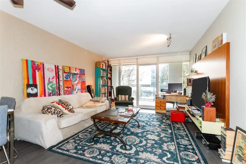 311 608 BELMONT STREET - photo 2 of 24