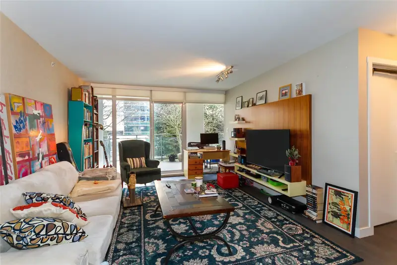 311 608 BELMONT STREET - photo 4 of 24