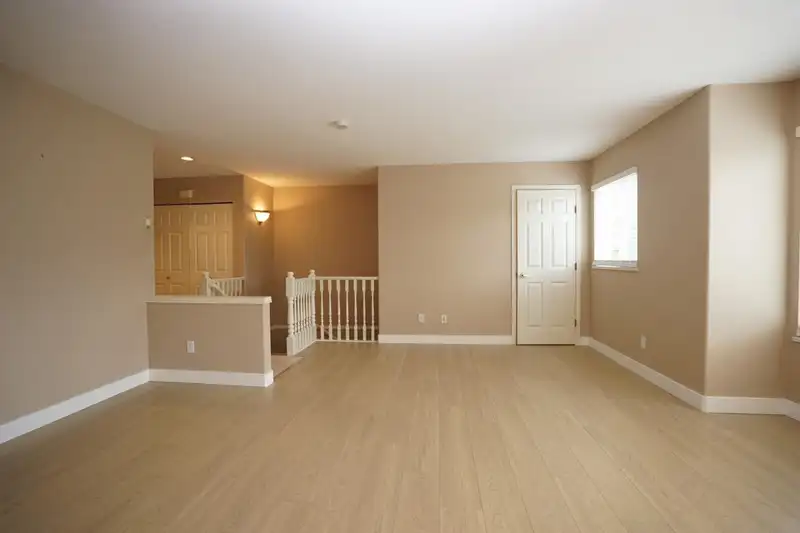 117 13888 70 AVENUE - photo 3 of 22