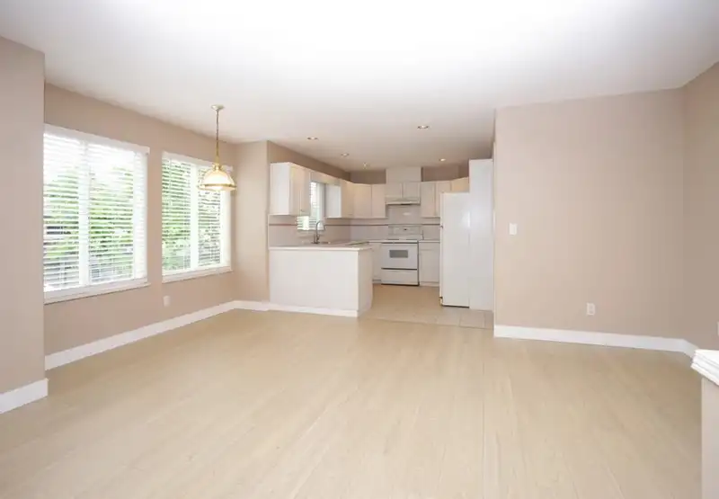 117 13888 70 AVENUE - photo 4 of 22