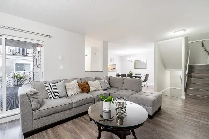 149 10077 156 STREET - photo 2 of 26