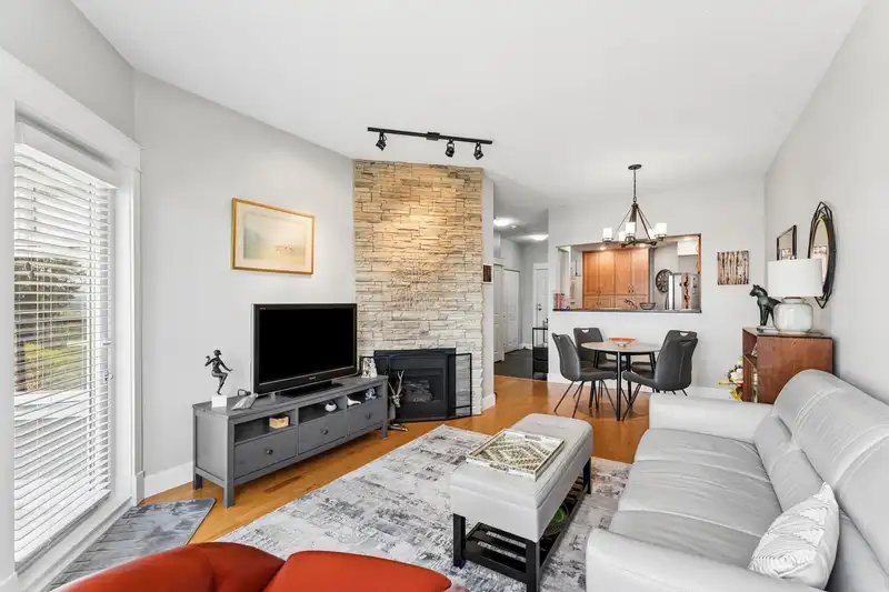 419 121 W 29TH STREET - photo 3 of 40