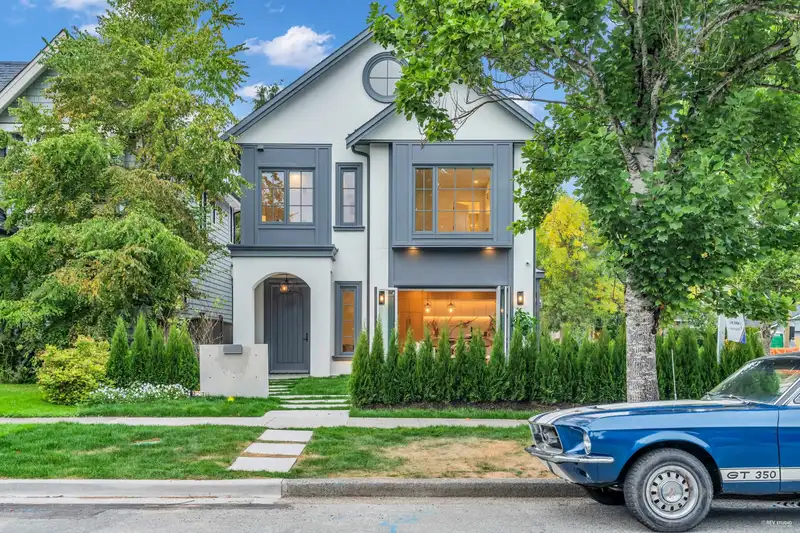 2903 W 21ST AVENUE - photo 1 of 36