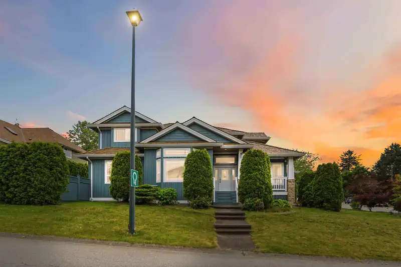 14708 31A AVENUE - photo 1 of 40