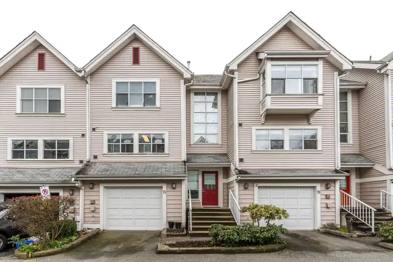 71 2450 HAWTHORNE AVENUE - photo 2 of 26