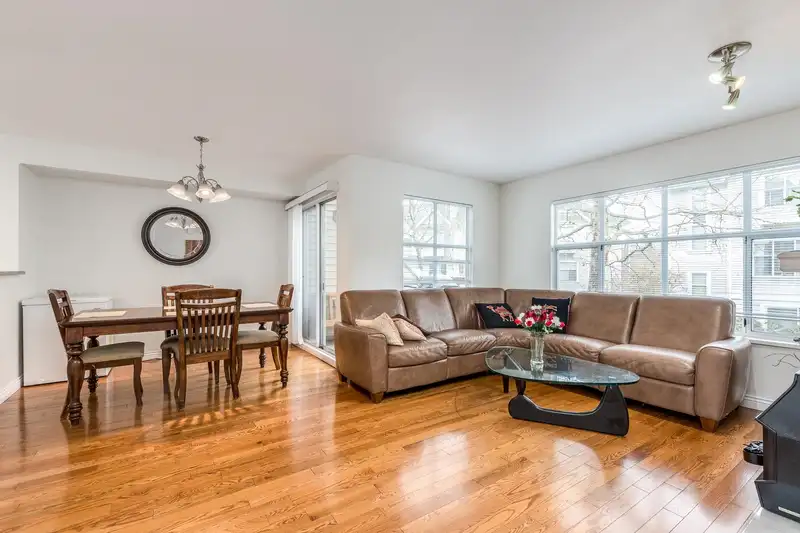 71 2450 HAWTHORNE AVENUE - photo 4 of 26