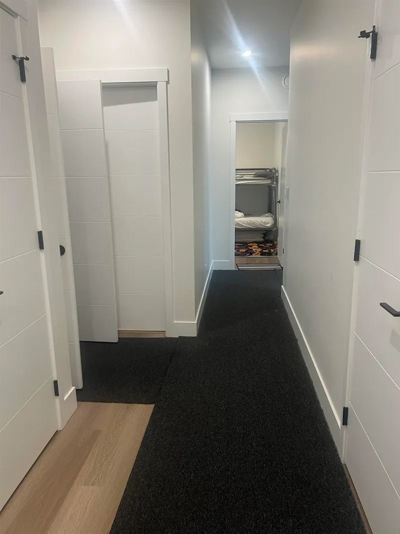 402 10778 138 STREET - photo 2 of 4