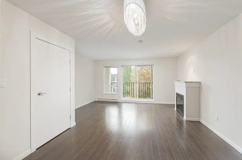 203 568 ROCHESTER AVENUE - photo 2 of 32