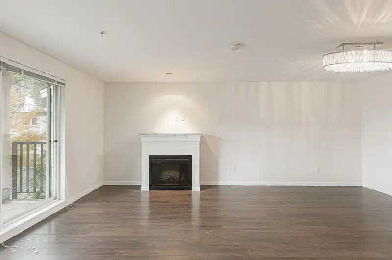 203 568 ROCHESTER AVENUE - photo 3 of 32
