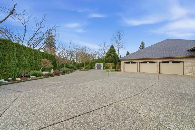 16533 26 AVENUE - photo 4 of 25