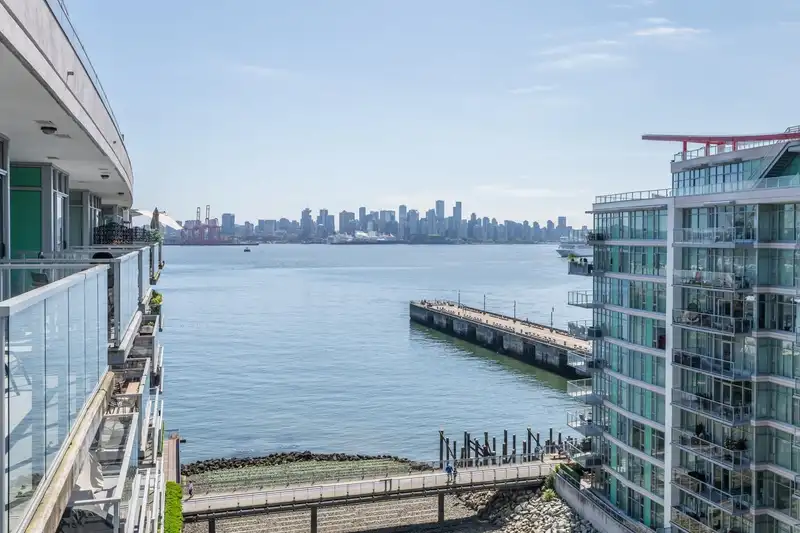 808 185 VICTORY SHIP WAY - photo 1 of 19