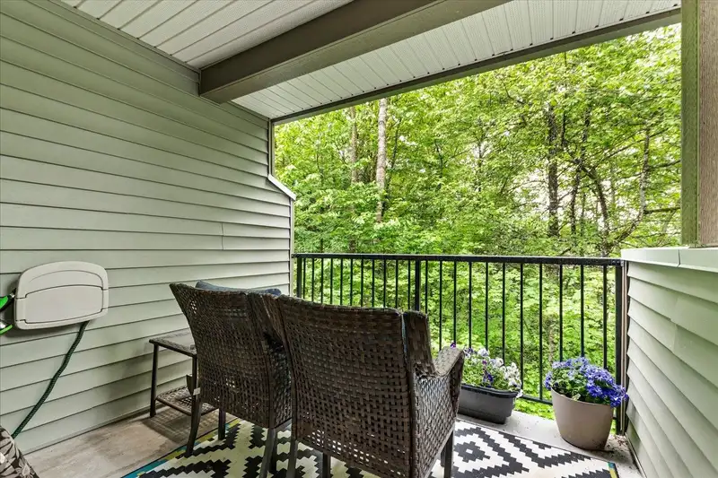109 4401 BLAUSON BOULEVARD - photo 3 of 40
