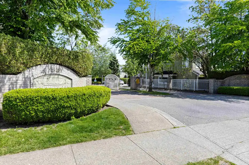 11 8428 VENTURE WAY - photo 3 of 37