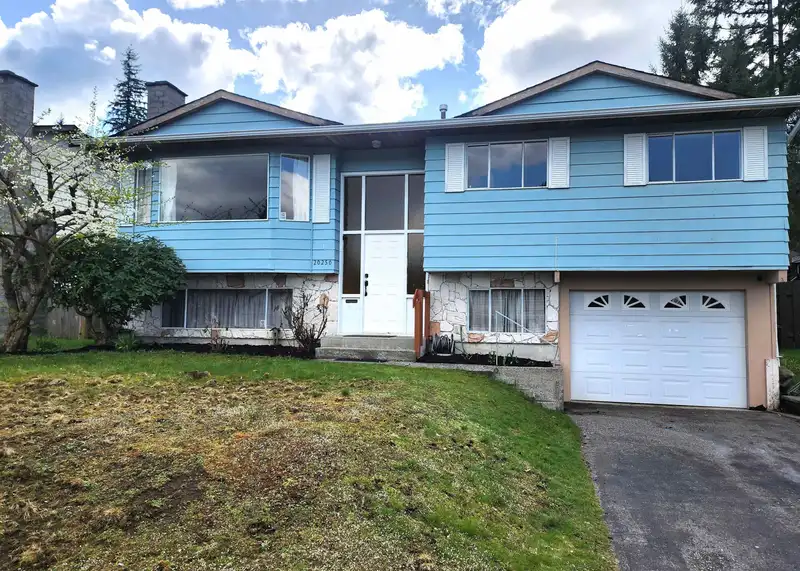 20250 47A AVENUE - photo 1 of 39