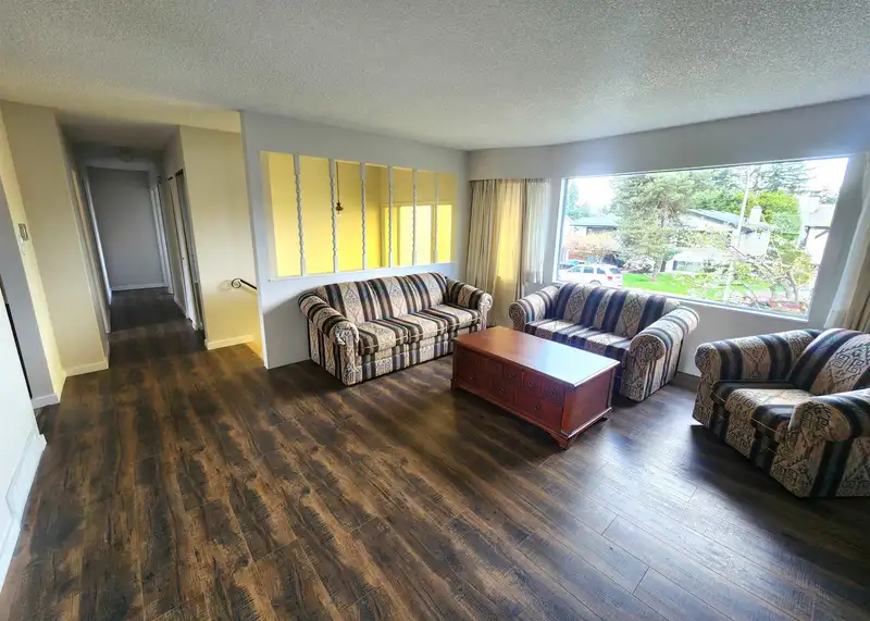 20250 47A AVENUE - photo 4 of 39