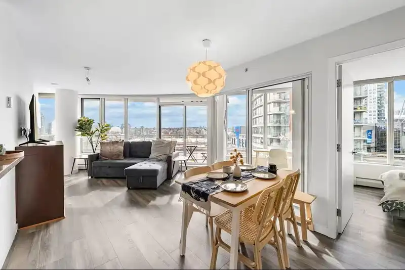 1102 58 KEEFER PLACE - photo 2 of 19