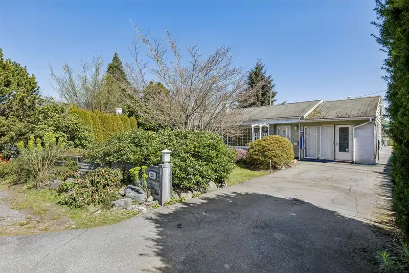 1222 ROSEWOOD CRESCENT - photo 2 of 21
