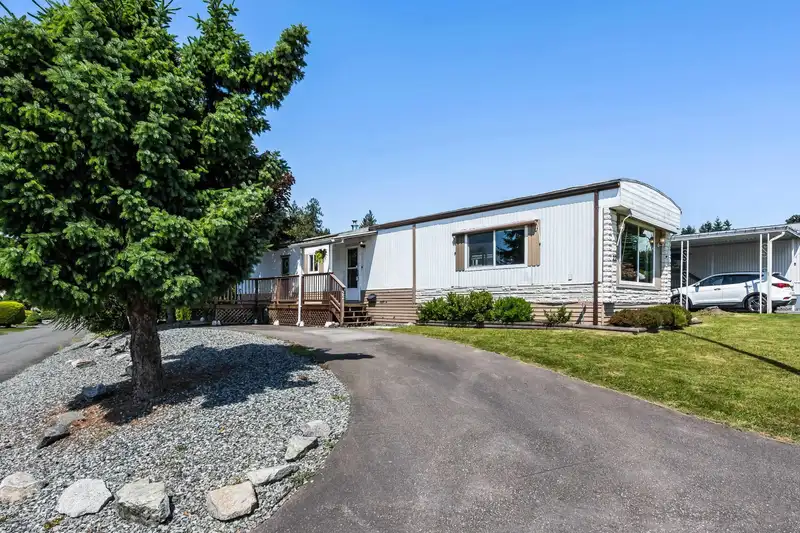 22 2035 MARTENS STREET - photo 1 of 26