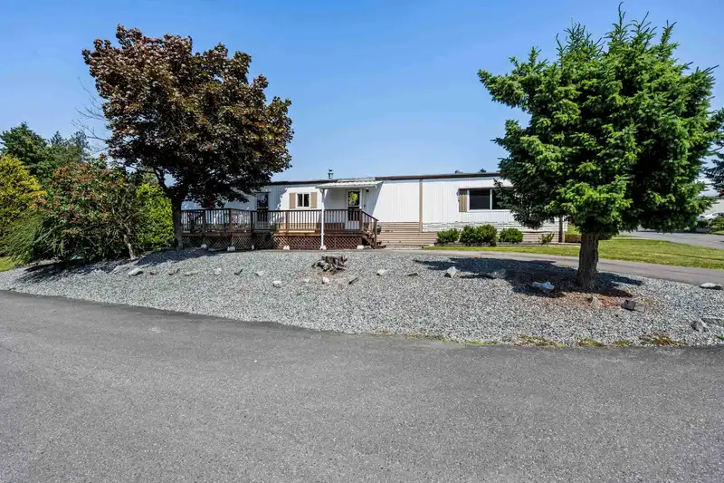 22 2035 MARTENS STREET - photo 4 of 26