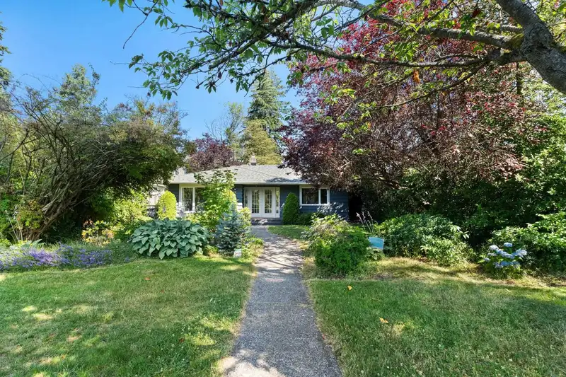 1146 CORTELL STREET - photo 3 of 40