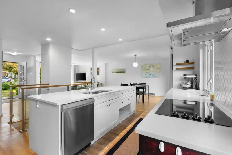 1146 CORTELL STREET - photo 4 of 40