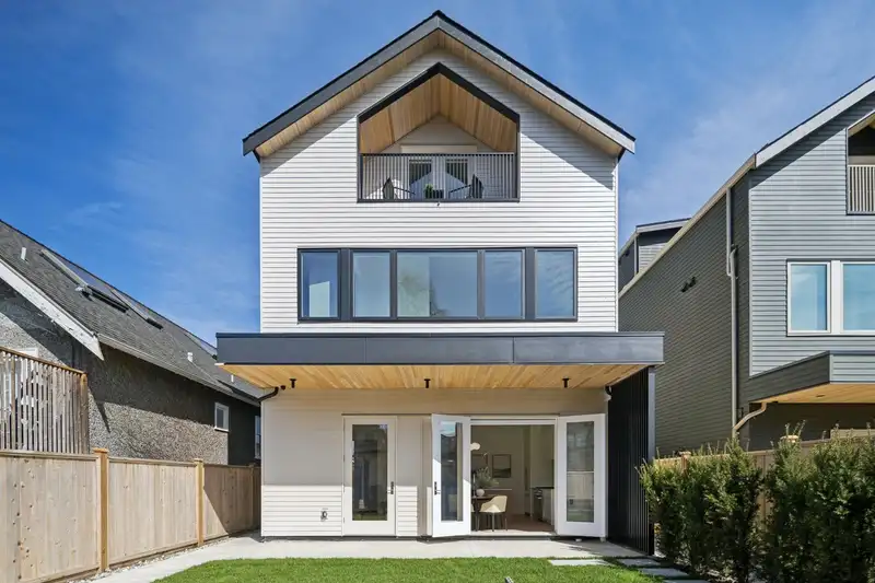 2 3648 W 20TH AVENUE - photo 1 of 40