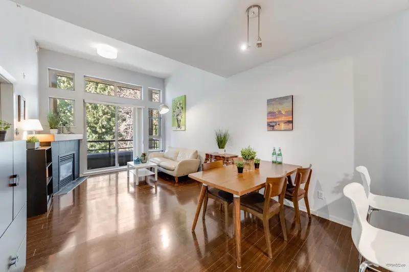 406 9329 UNIVERSITY CRESCENT - photo 2 of 25