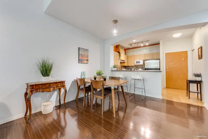 406 9329 UNIVERSITY CRESCENT - photo 3 of 25