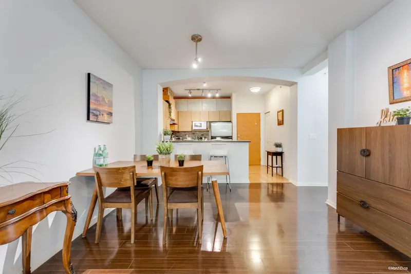 406 9329 UNIVERSITY CRESCENT - photo 4 of 25