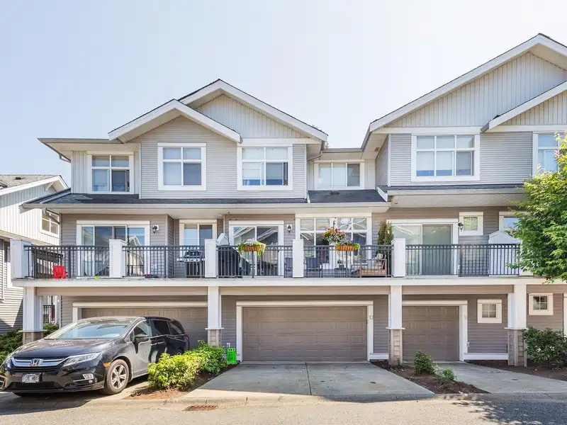 10 20449 66 AVENUE - photo 1 of 22