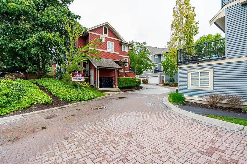 17 6635 192 STREET - photo 3 of 25