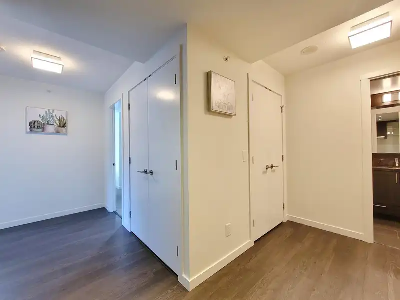 106 5515 BOUNDARY ROAD - photo 4 of 14