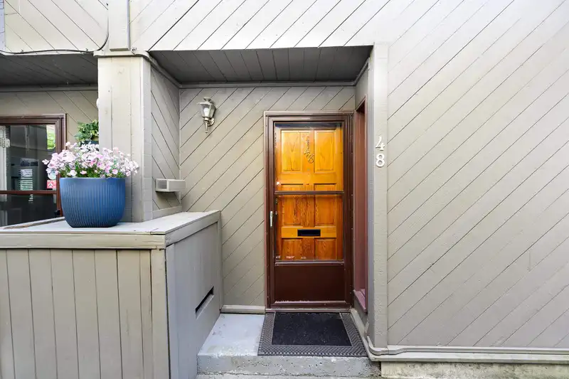 48 9460 GLENALLAN DRIVE - photo 4 of 40