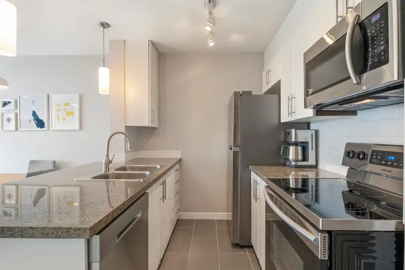 903 688 ABBOTT STREET - photo 3 of 26