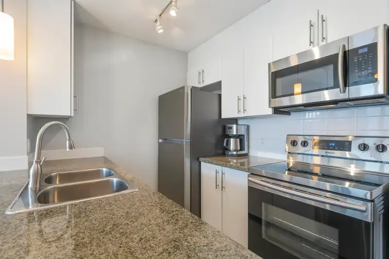 903 688 ABBOTT STREET - photo 4 of 26