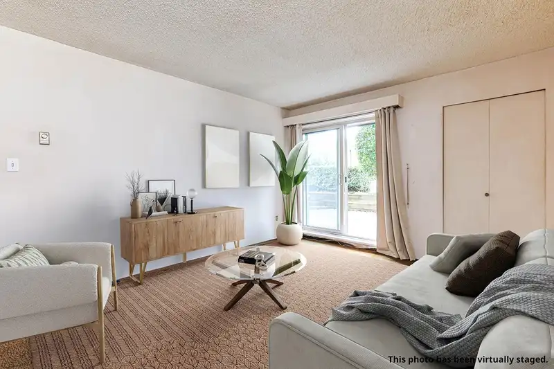 122 4373 HALIFAX STREET - photo 3 of 18