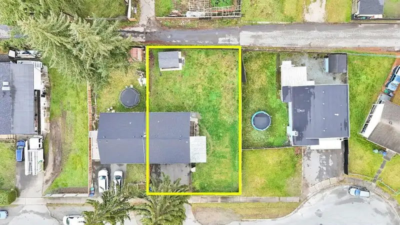 9974 127B STREET - photo 2 of 35